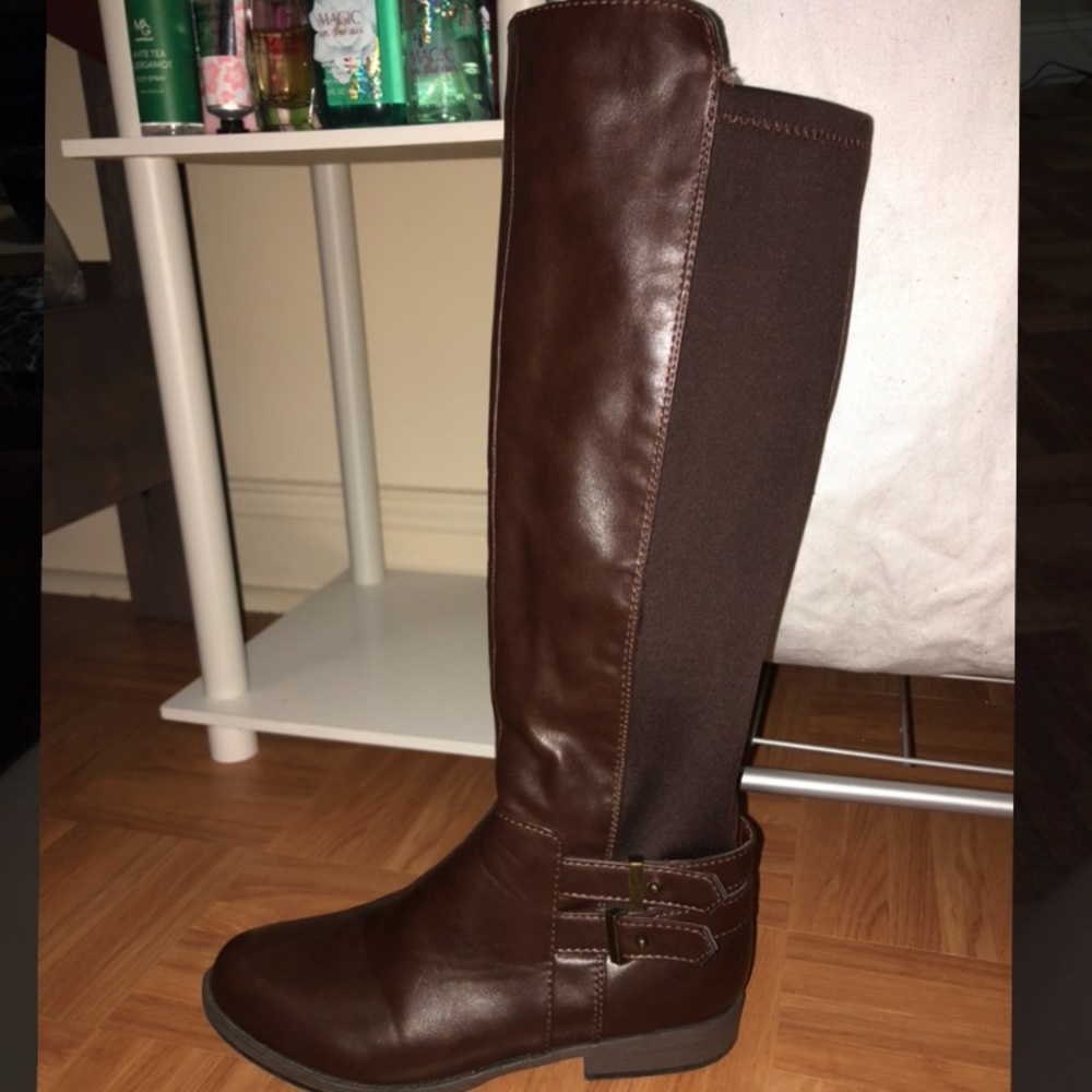 boots - Picture 2 of 2